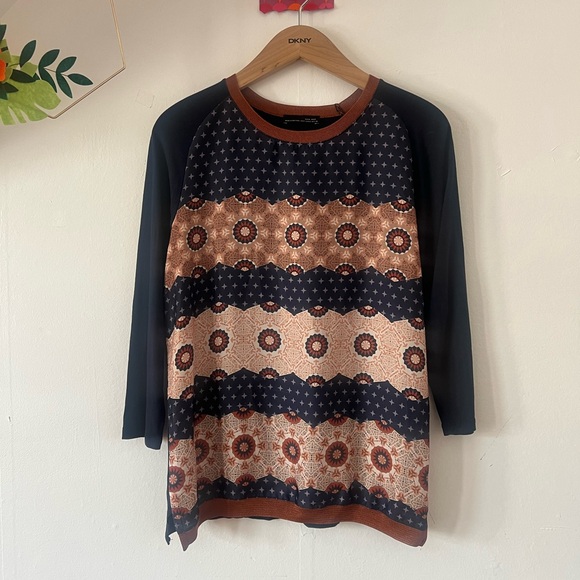 EUC Zara split hem Moroccan print blouse sz M poly/rayon - Picture 4 of 11